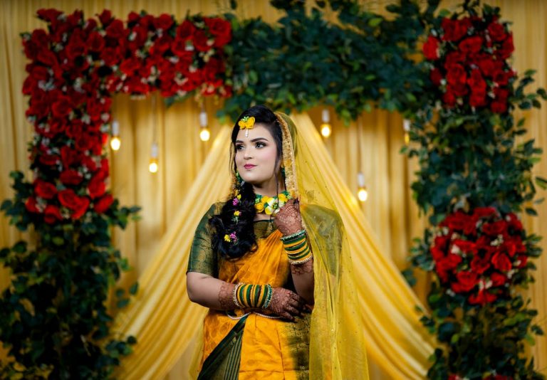 free-photo-of-elegant-south-asian-bride-in-traditional-attire