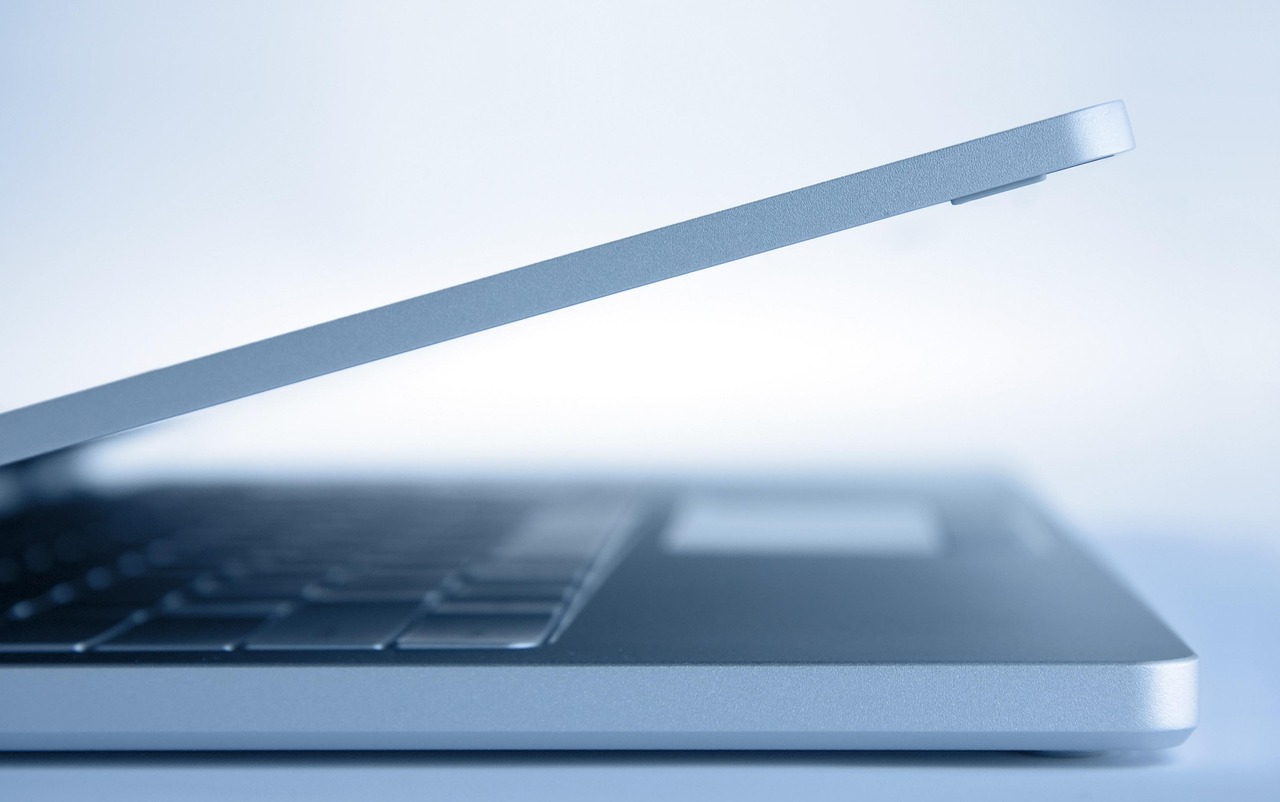 Cybersecurity in the Age of Hyper-Connectivity: Navigating the Growing Threat Landscape